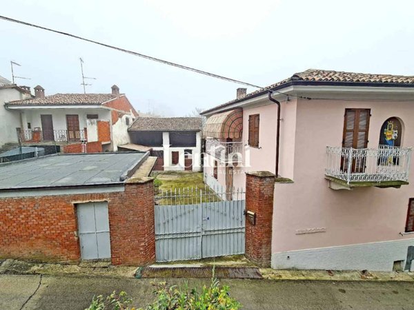 casa indipendente in vendita ad Ottiglio