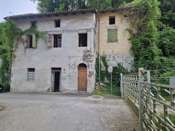 quadrivano in vendita ad Ottiglio