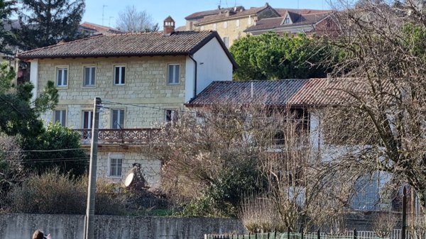 casa semindipendente in vendita ad Ottiglio