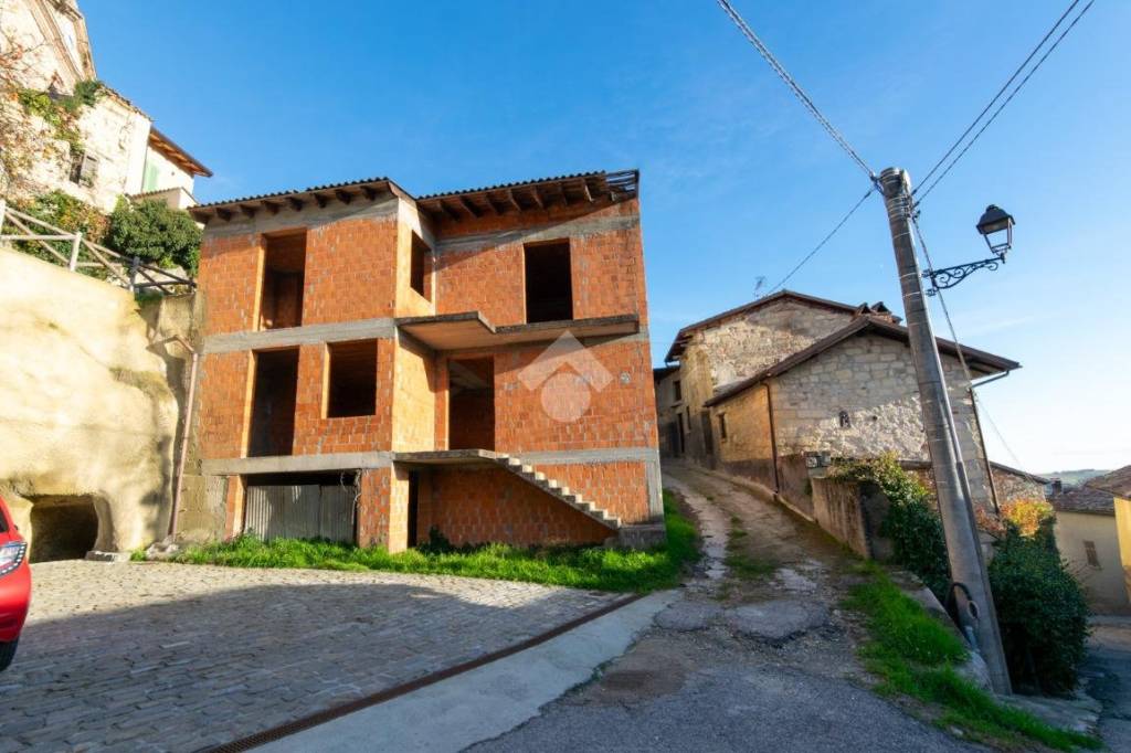 quadrivano in vendita ad Ottiglio