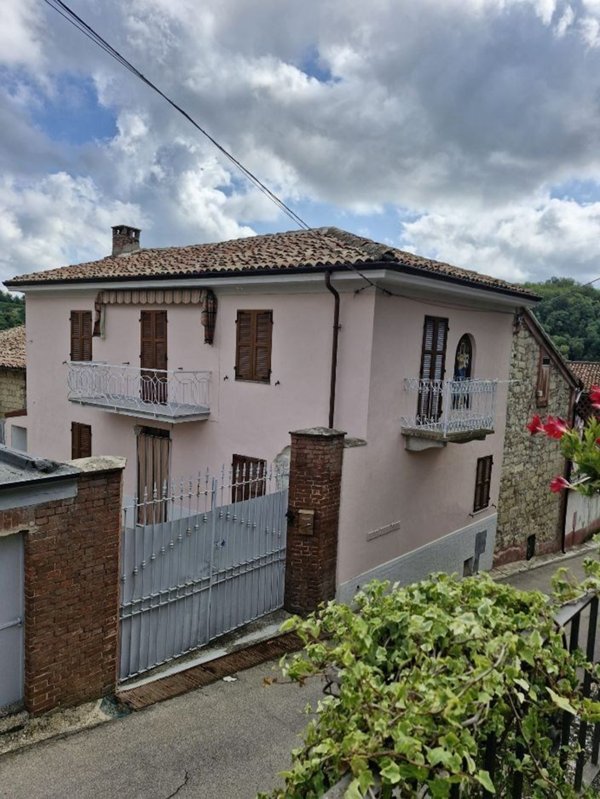 casa indipendente in vendita ad Ottiglio
