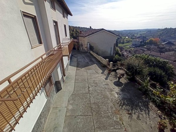 casa semindipendente in vendita ad Ottiglio