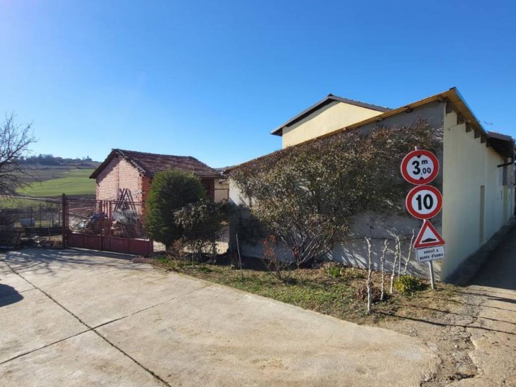 casa indipendente in vendita ad Ottiglio
