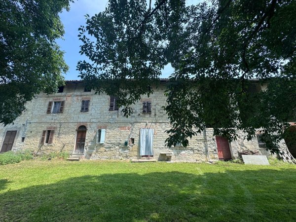 casale in vendita ad Ottiglio