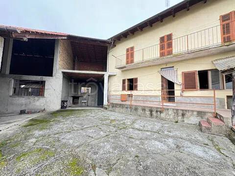 casa indipendente in vendita ad Ottiglio