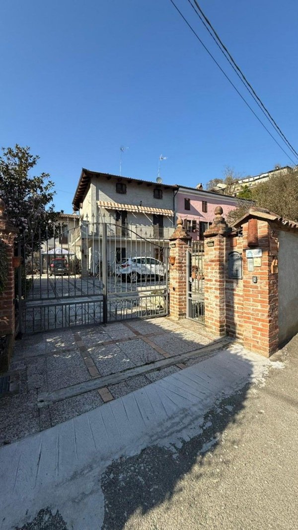 casa indipendente in vendita ad Ottiglio