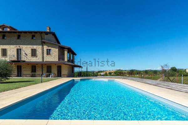 villa in vendita ad Ottiglio