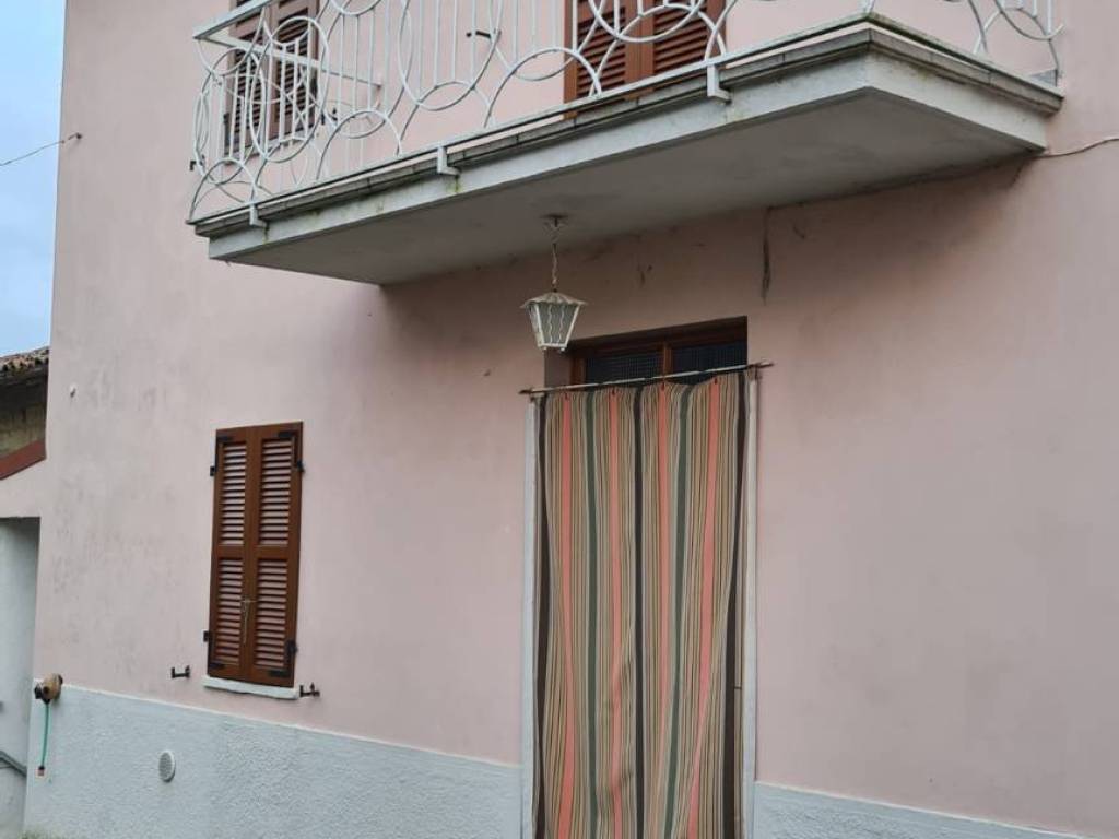 casa indipendente in vendita ad Ottiglio