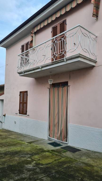 casale in vendita ad Ottiglio