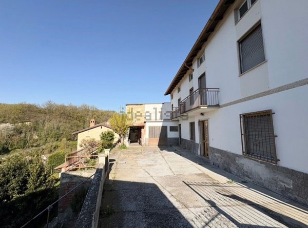 casa indipendente in vendita ad Ottiglio