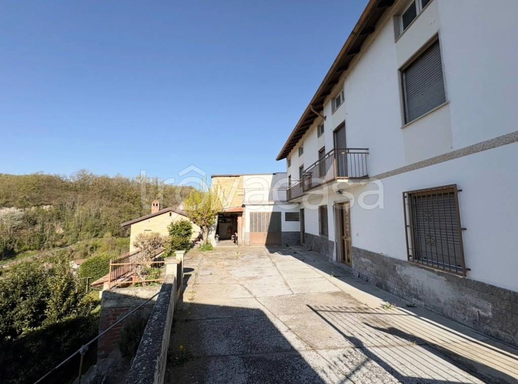 casa indipendente in vendita ad Ottiglio
