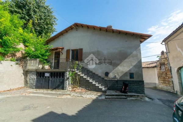 casa indipendente in vendita ad Ottiglio