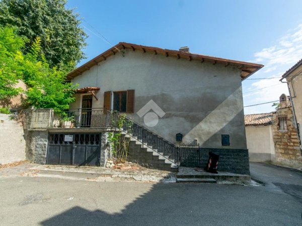 casa indipendente in vendita ad Ottiglio