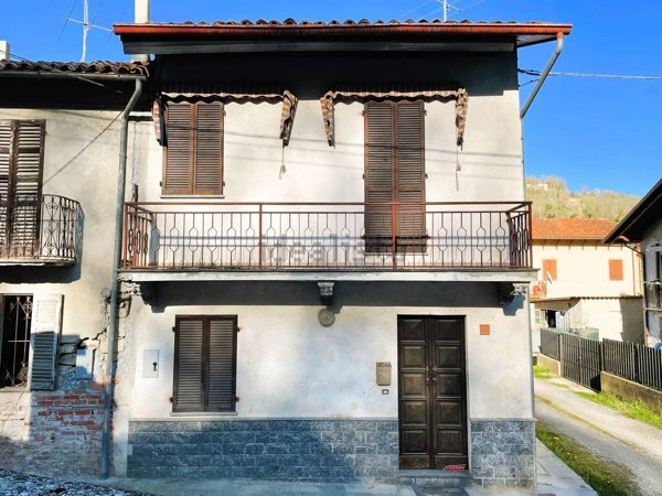 casa indipendente in vendita ad Ottiglio