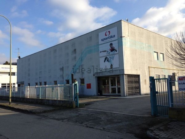 locale commerciale in vendita ad Ovada