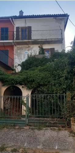 casa indipendente in vendita ad Ovada in zona San Lorenzo