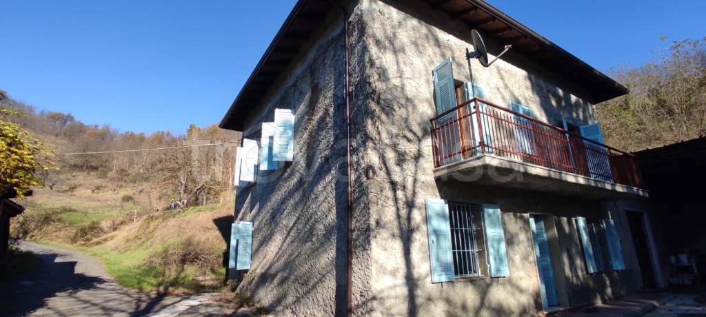 casa indipendente in vendita ad Ovada in zona San Lorenzo