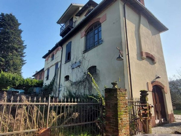 casa indipendente in vendita ad Ovada