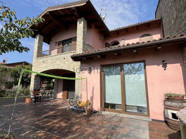 casa indipendente in vendita ad Ovada