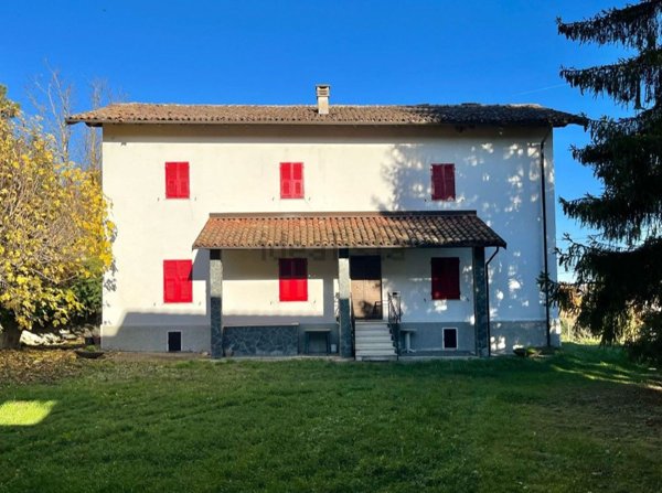 casa indipendente in vendita ad Ovada
