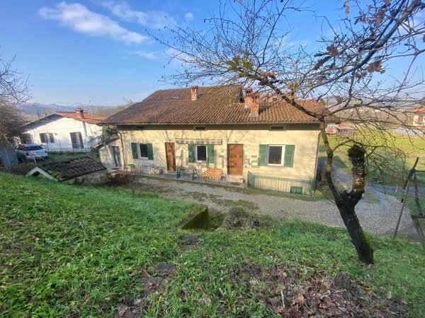 casa indipendente in vendita ad Ovada