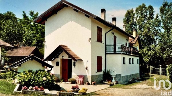 casa indipendente in vendita ad Ovada