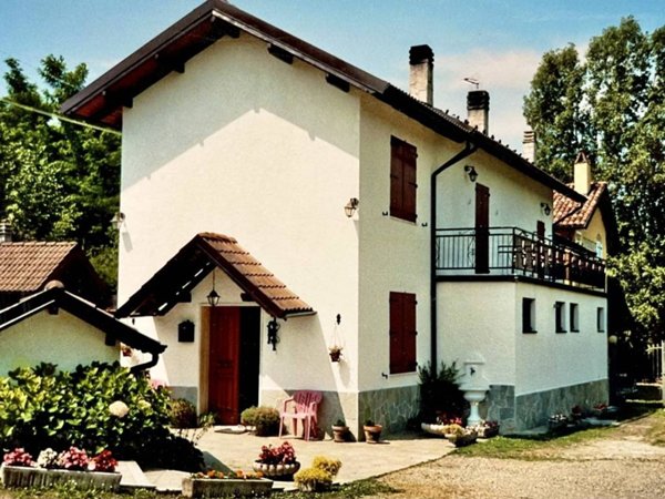 casa indipendente in vendita ad Ovada