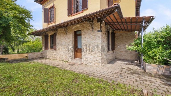 casa indipendente in vendita ad Ovada