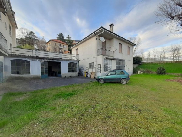 casa indipendente in vendita ad Ovada