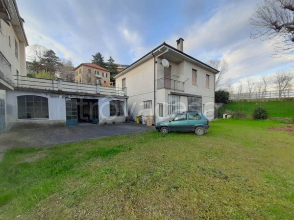 casa indipendente in vendita ad Ovada