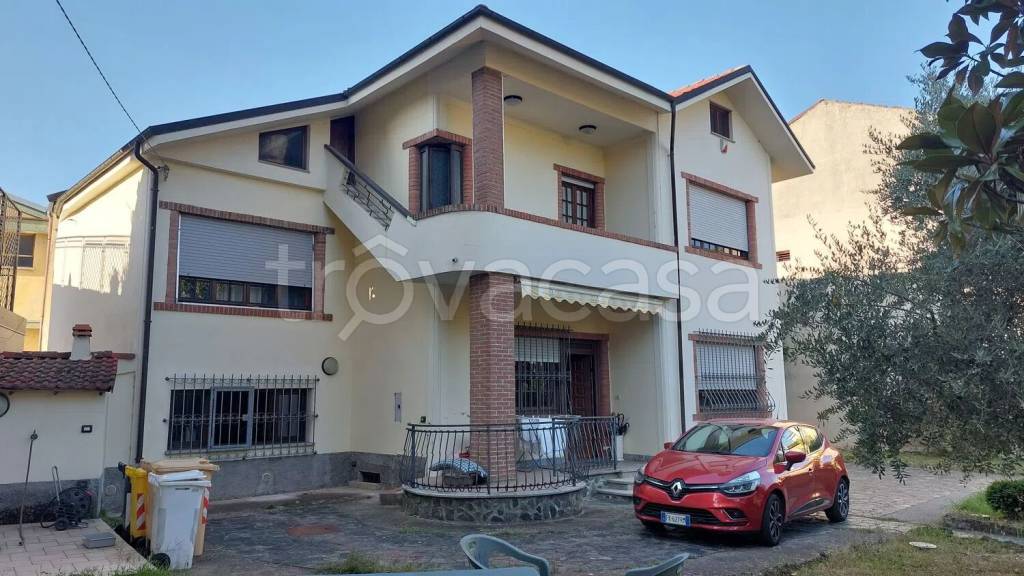 casa indipendente in vendita ad Ovada