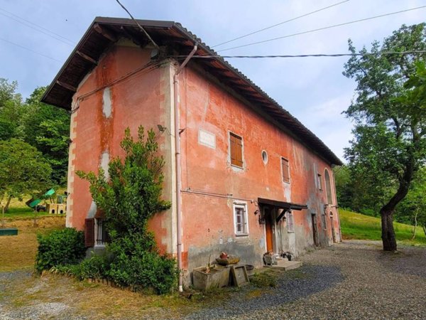 casa indipendente in vendita ad Ovada