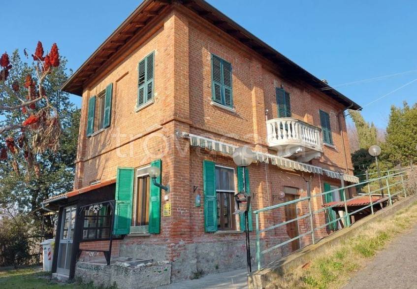 casa indipendente in vendita ad Ovada in zona San Lorenzo