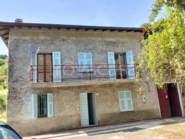 casa indipendente in vendita ad Ovada in zona San Lorenzo