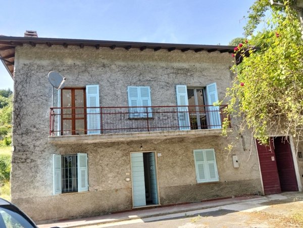 casa indipendente in vendita ad Ovada in zona San Lorenzo