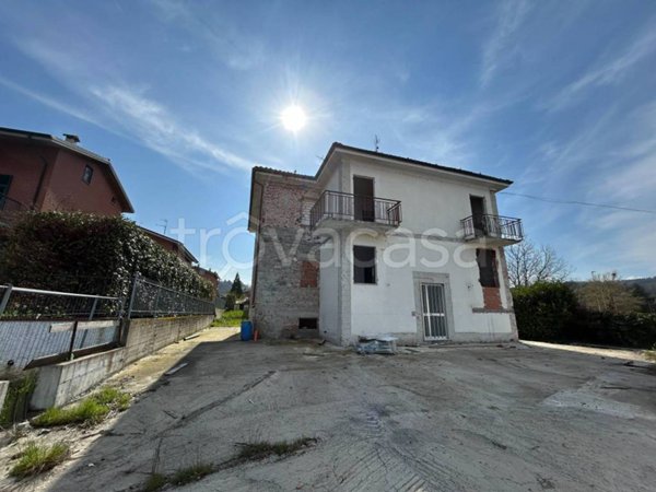 casa indipendente in vendita ad Ovada