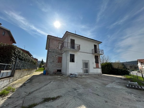 casa indipendente in vendita ad Ovada