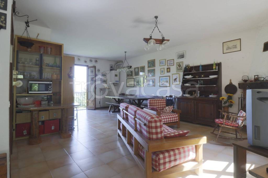 casa indipendente in vendita ad Ovada