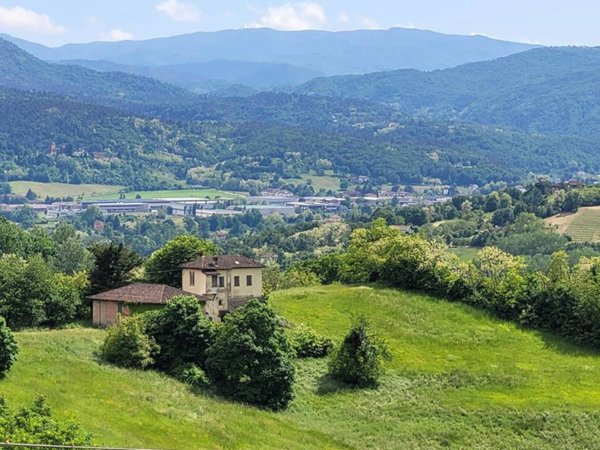casa indipendente in vendita ad Ovada