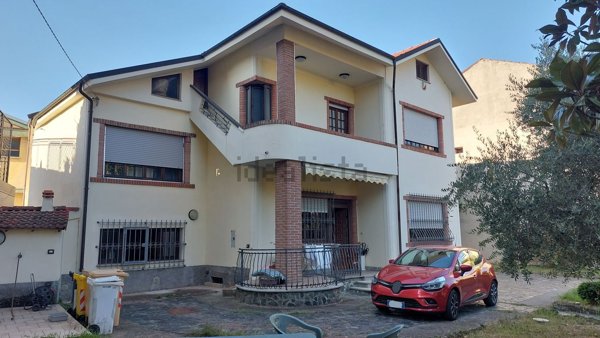 casa indipendente in vendita ad Ovada