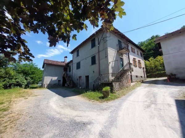 casa indipendente in vendita ad Ovada