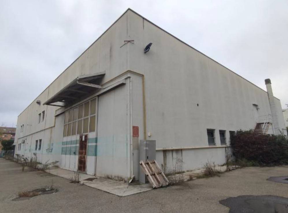 locale commerciale in vendita ad Ovada