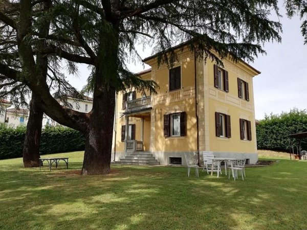 casa indipendente in vendita ad Ovada