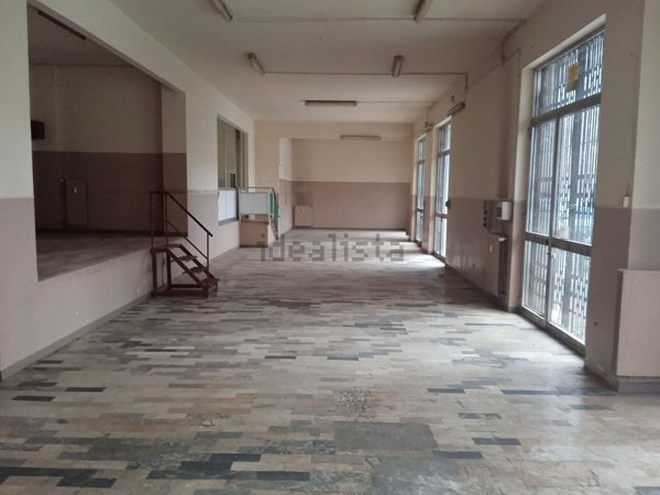 locale commerciale in vendita ad Ovada