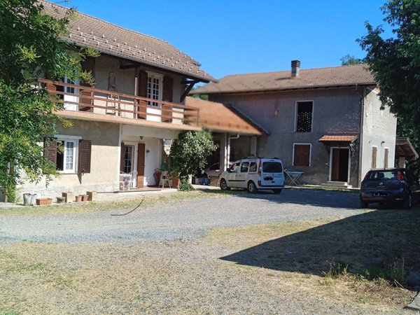 casa indipendente in vendita ad Ovada