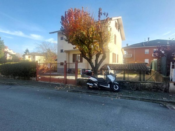 casa indipendente in vendita ad Ovada