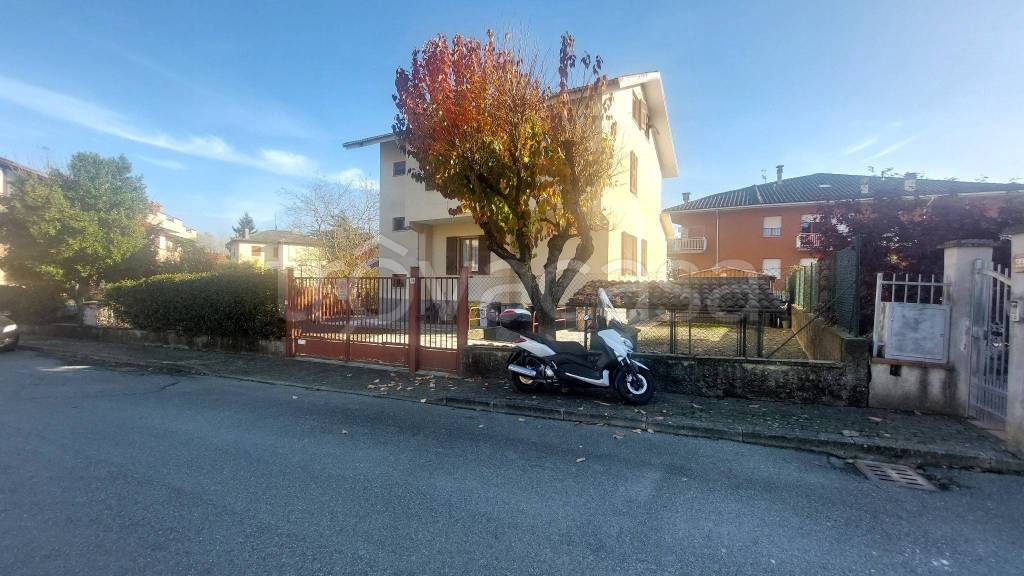 casa indipendente in vendita ad Ovada