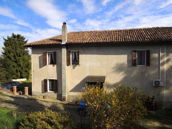 casa indipendente in vendita ad Ovada