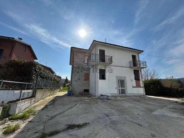 casa indipendente in vendita ad Ovada