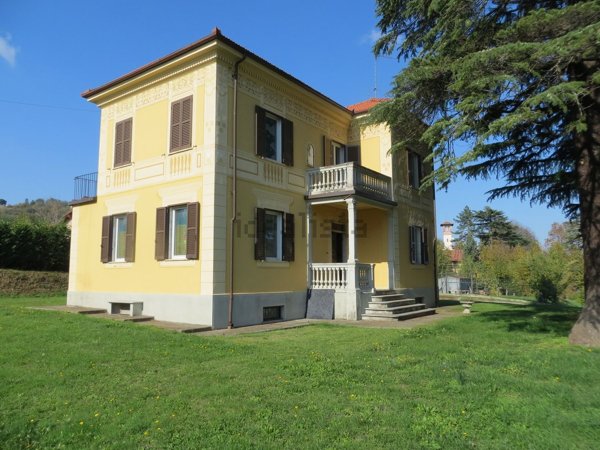 casa indipendente in vendita ad Ovada